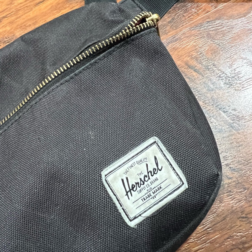 Herschel Supply Co. Classic™ Hip Pack.